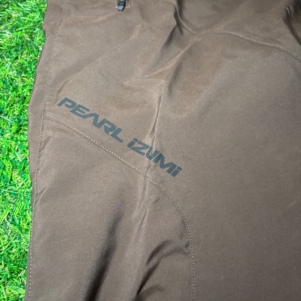 Pearl Izumi Mens Brown Mountain Biking Shorts Size 36 Adjustable Waist MTB Trail - Picture 2 of 10